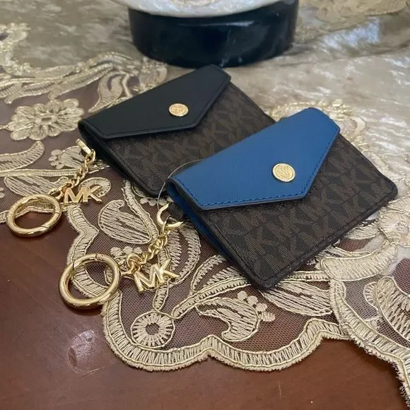 Michael Kors ID holder - Picture 2 of 8